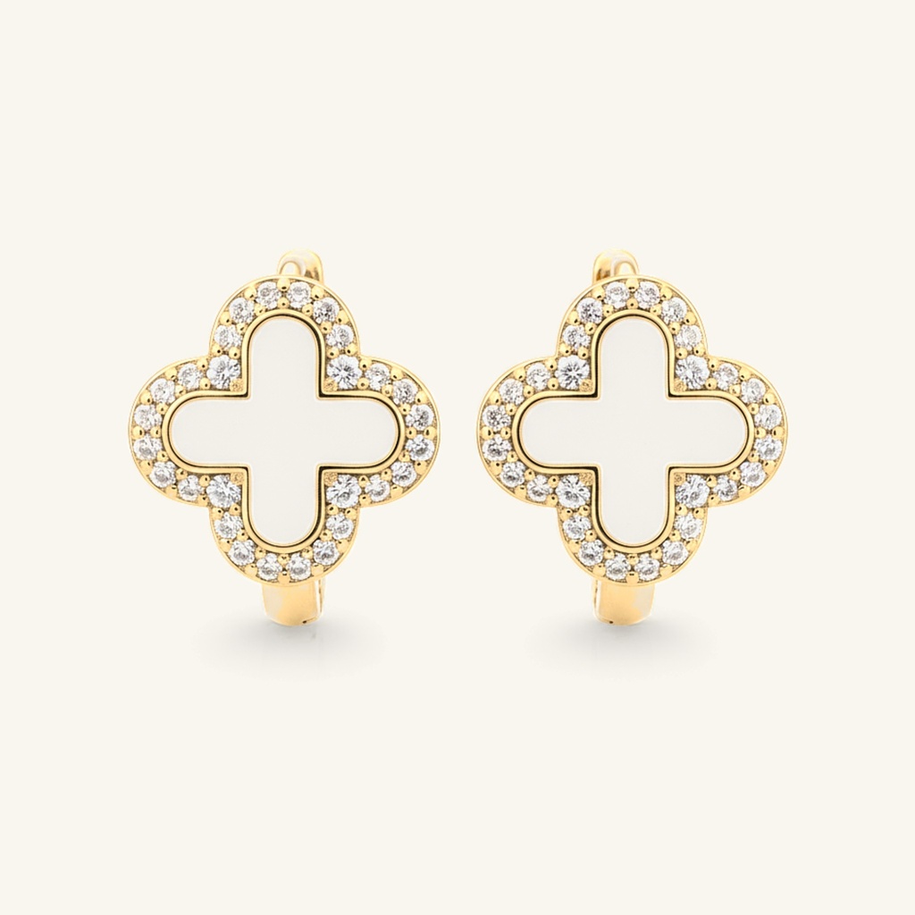Huggies Trébol Blanco · Oro Laminado 18K